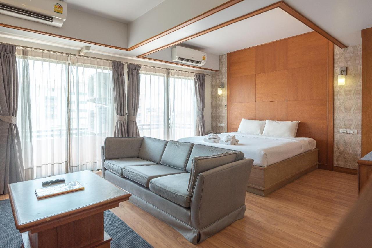Nonthaburi Palace Hotel Quarto foto