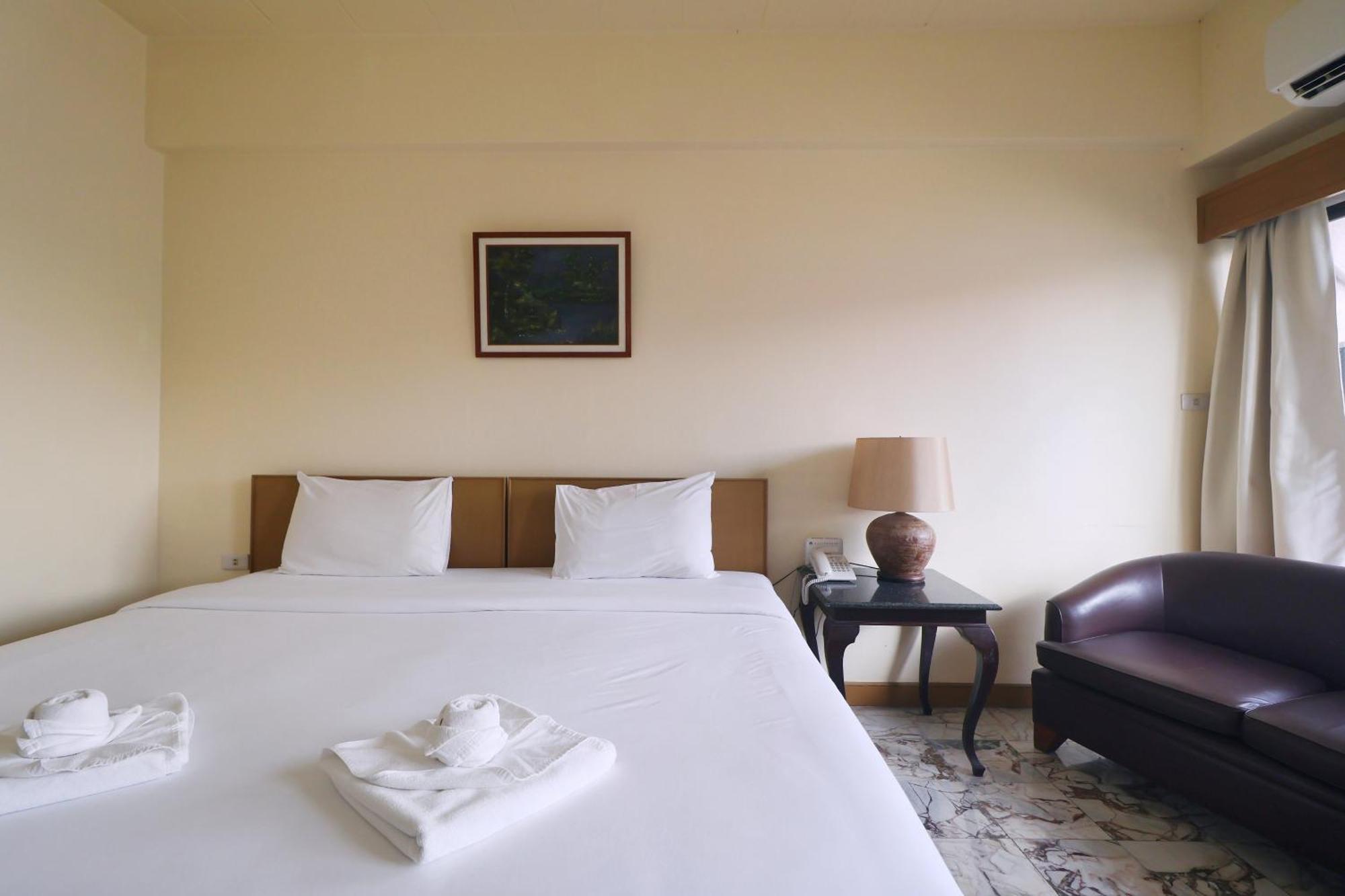 Nonthaburi Palace Hotel Exterior foto
